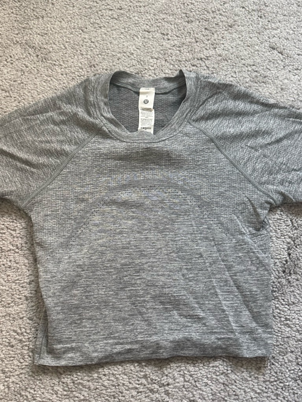lululemon athletica Heather Gray Short Sleeve Tee